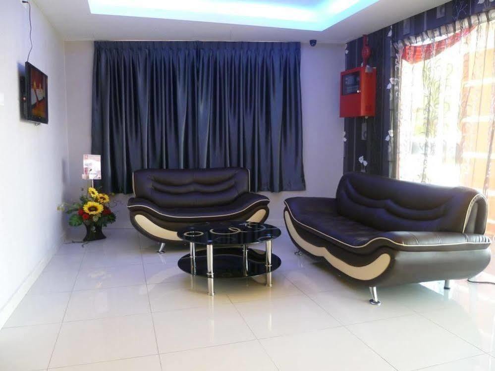 Hotel Aromas Kulai Exterior photo